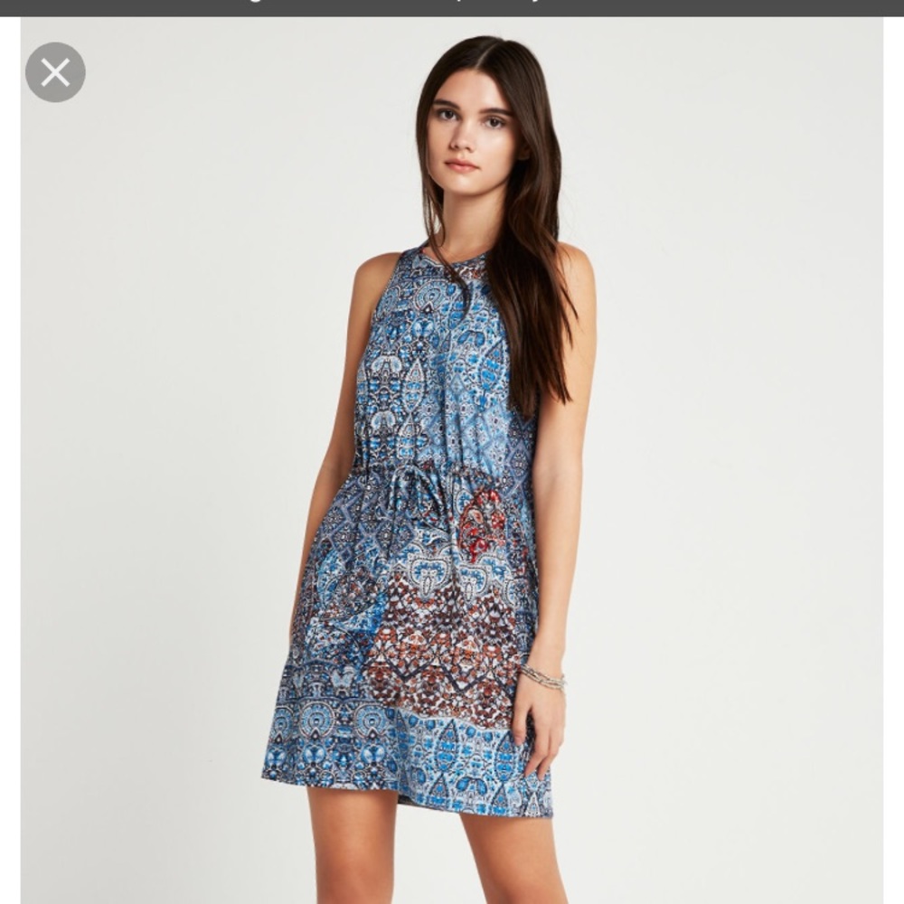 BCBG generation paisley sleeveless dress 👗